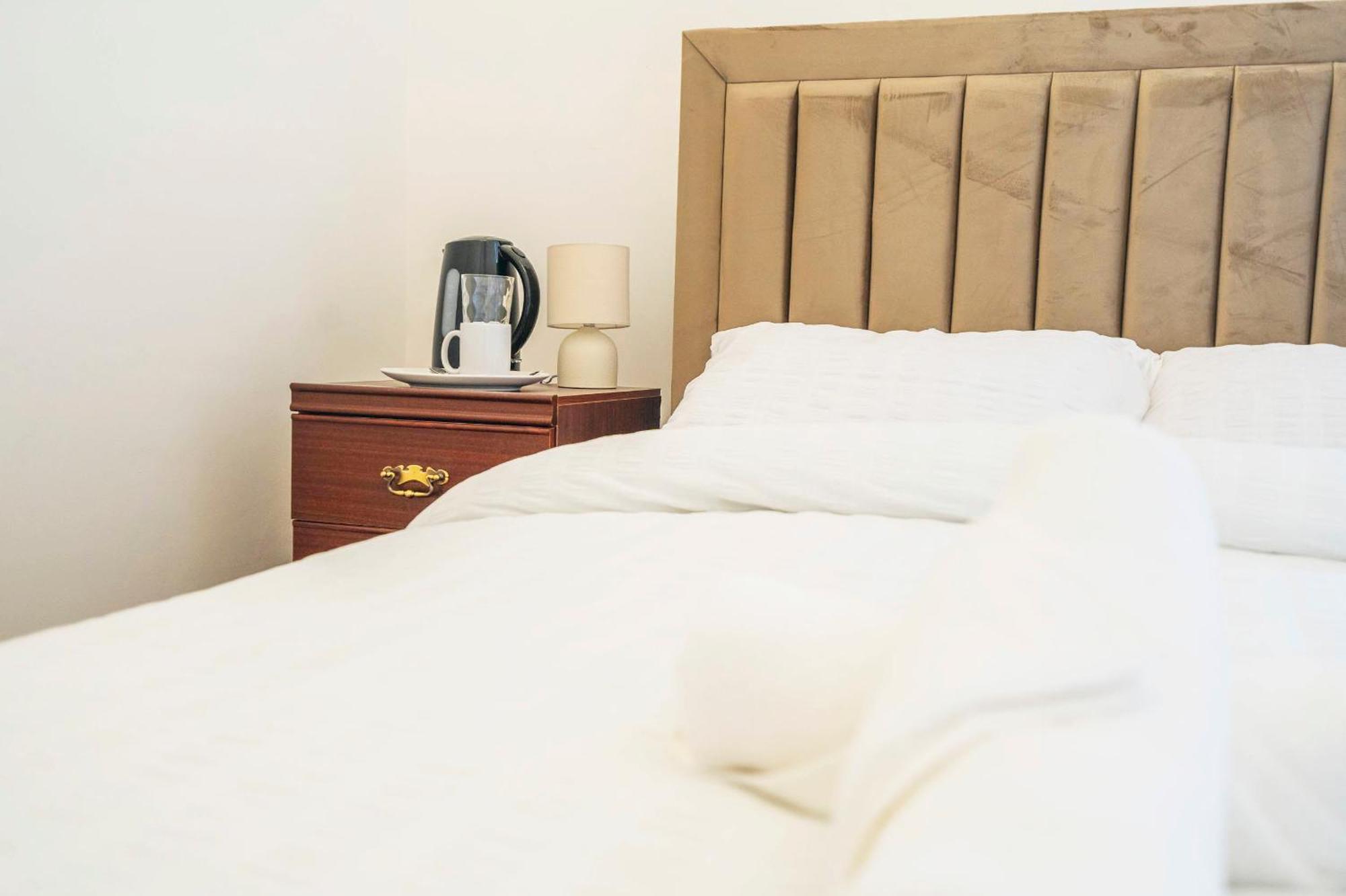 Majestic Inn 부틀 외부 사진
