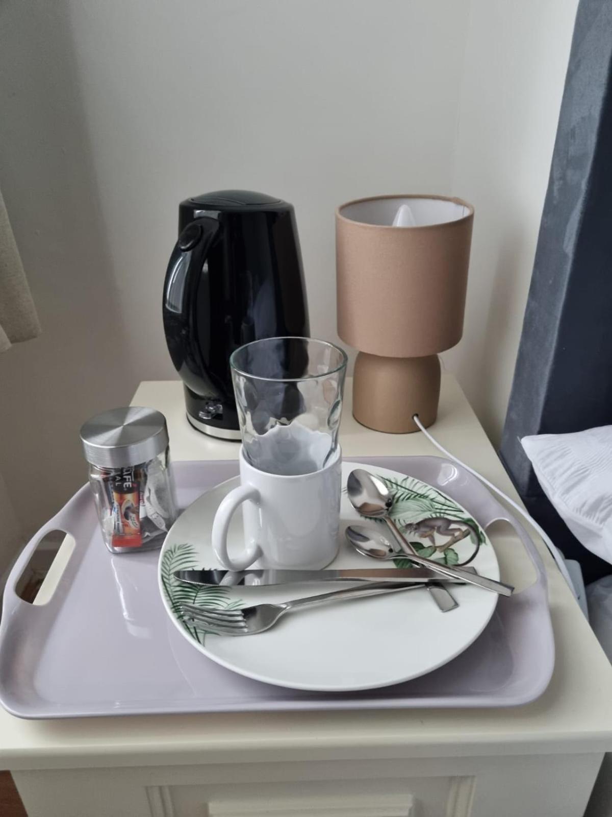 Majestic Inn 부틀 외부 사진